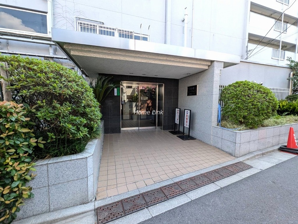ときわ第一マンション　エントランス前